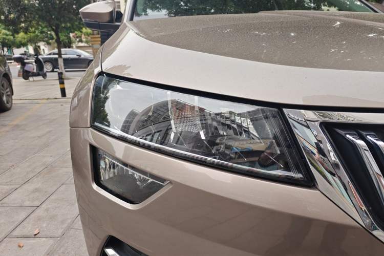 Used Skoda Karoq 2020 TSI280 Smart Drive Technology Edition China VI Right Front Headlight