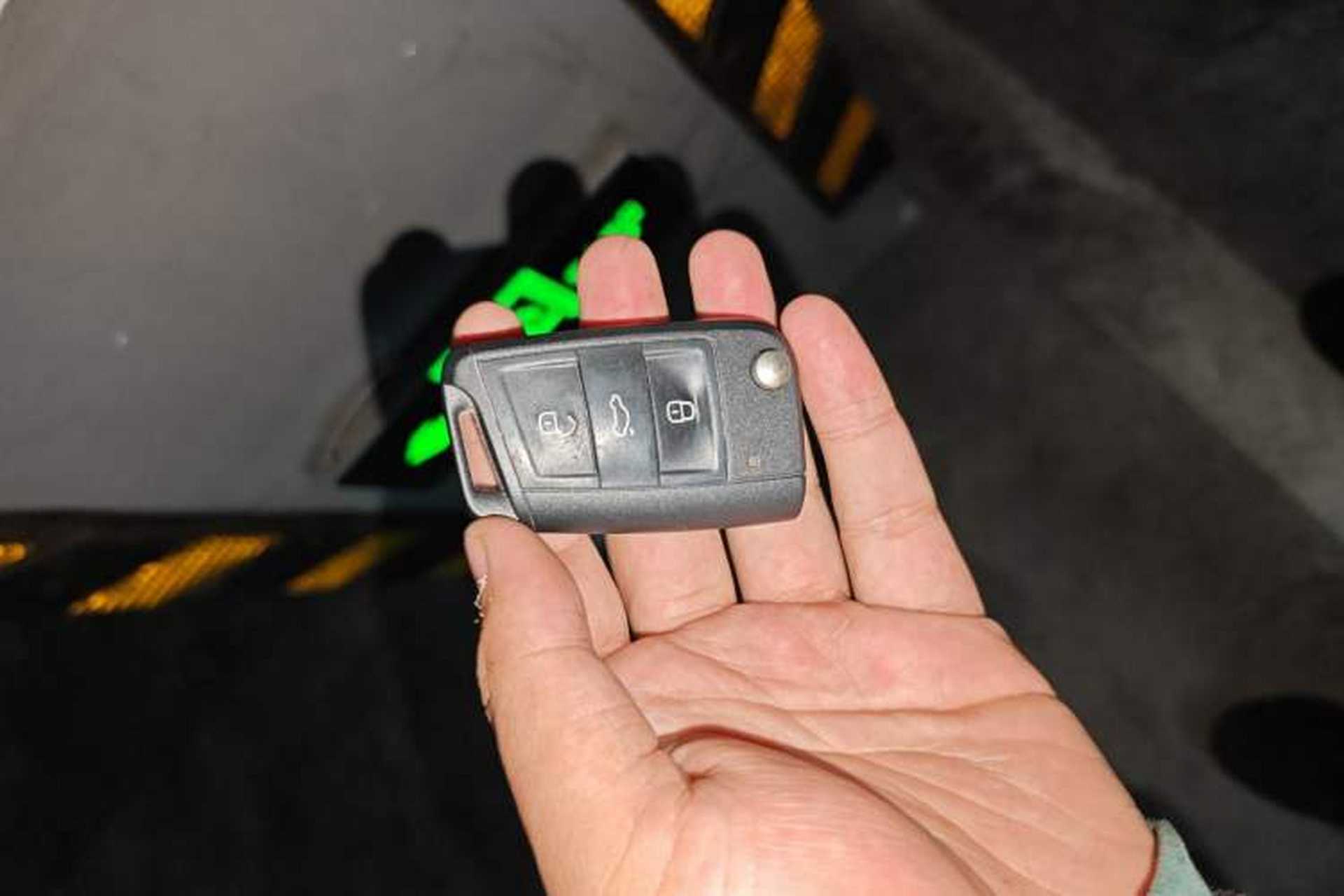 Used Skoda Karoq 2020 TSI280 Luxury Smart Edition China VI Standard Vehicle Key