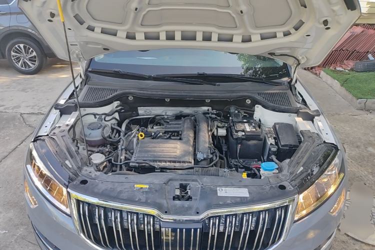 Used Skoda Karoq 2020 TSI280 Luxury Smart Edition China VI Standard Engine Bay