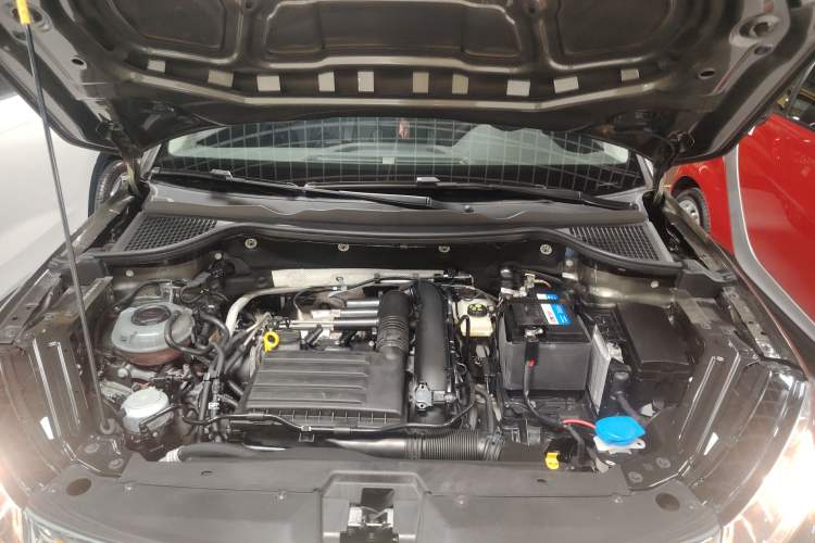 Used Skoda Karoq 2020 TSI280 Luxury Smart Edition China VI Standard Engine Bay