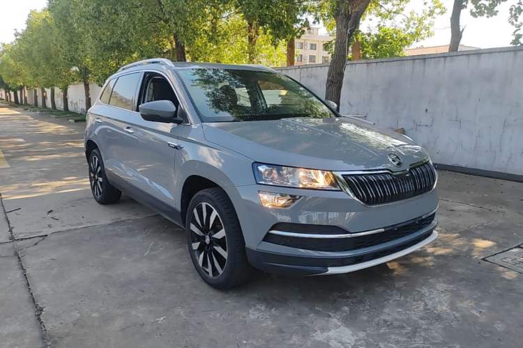 Used Skoda Karoq 2020 TSI280 Luxury Smart Edition China VI Standard Front Right 45 Deg