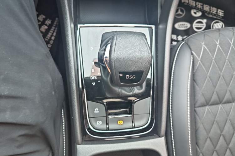 Used Skoda Karoq 2020 TSI280 Luxury Smart Edition China VI Standard Gear Lever