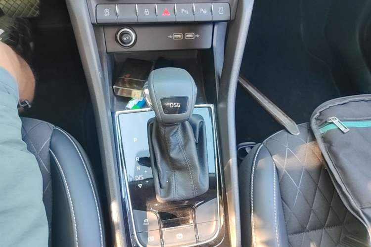 Used Skoda Karoq 2020 TSI280 Luxury Smart Edition China VI Standard Gear Lever