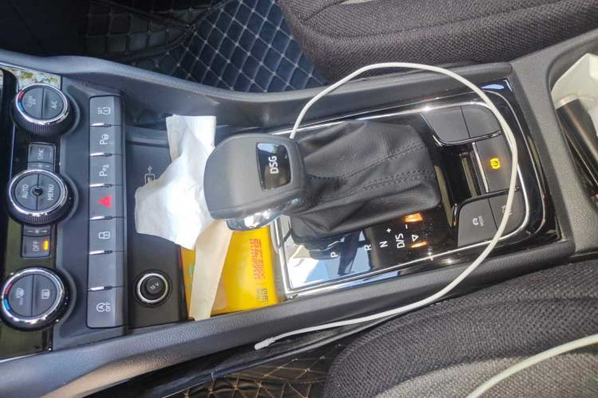 Used Skoda Karoq 2020 TSI280 Luxury Smart Edition China VI Standard Gear Lever
