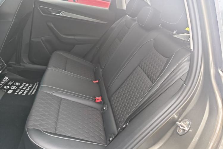 Used Skoda Karoq 2020 TSI280 Luxury Smart Edition China VI Standard Left Rear Seat