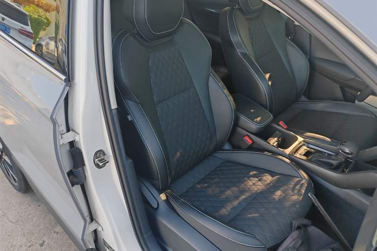 Used Skoda Karoq 2020 TSI280 Luxury Smart Edition China VI Standard Right Front Seat