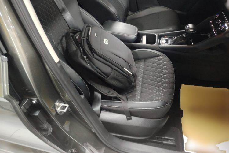 Used Skoda Karoq 2020 TSI280 Luxury Smart Edition China VI Standard Right Front Seat
