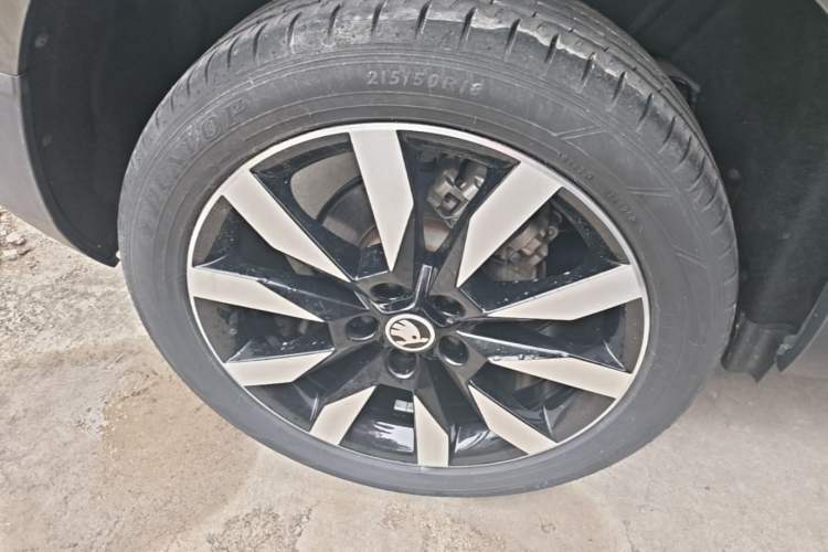 Used Skoda Karoq 2020 TSI280 Luxury Smart Edition China VI Standard Right Rear Wheel Hub