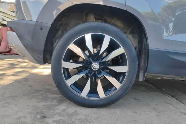 Used Skoda Karoq 2020 TSI280 Luxury Smart Edition China VI Standard Right Rear Wheel Hub