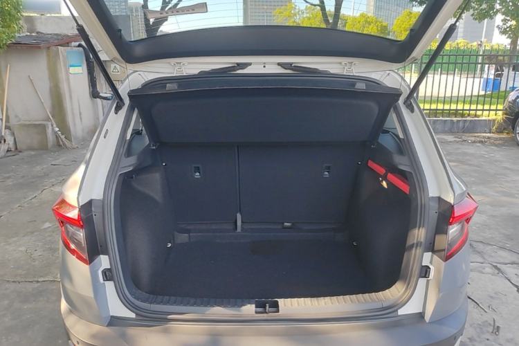 Used Skoda Karoq 2020 TSI280 Luxury Smart Edition China VI Standard Trunk