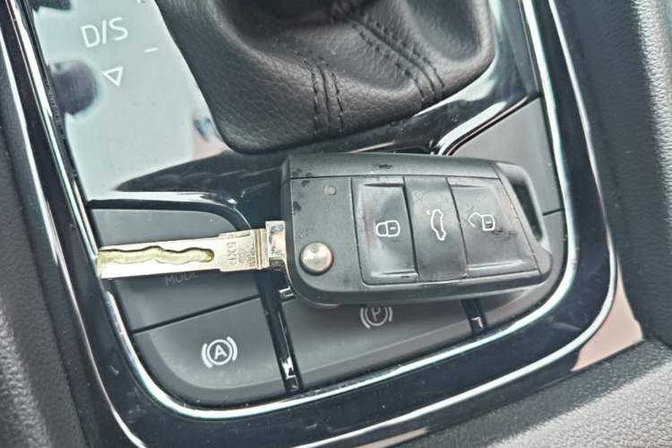 Used Skoda Karoq 2020 TSI280 Luxury Smart Edition China VI Standard Vehicle Key