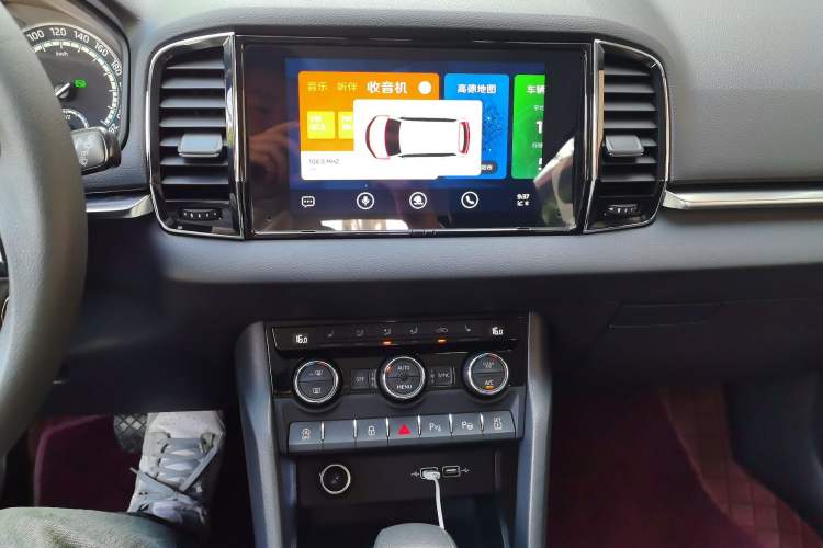 Used Skoda Karoq 2020 TSI280 Luxury Smart Edition China VI Standard Audio And AC Panel
