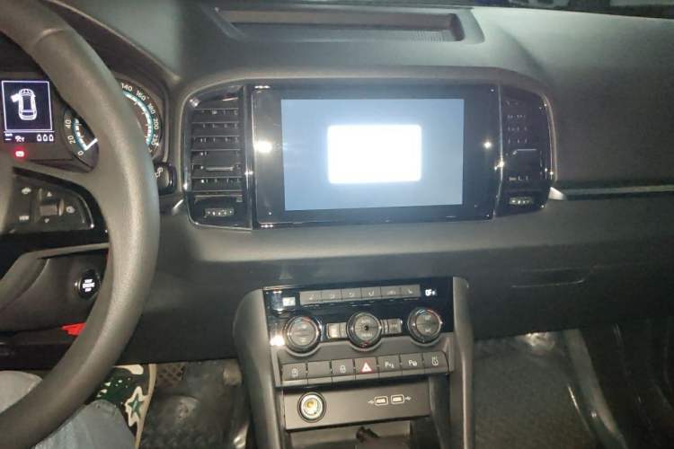 Used Skoda Karoq 2020 TSI280 Luxury Smart Edition China VI Standard Audio And AC Panel