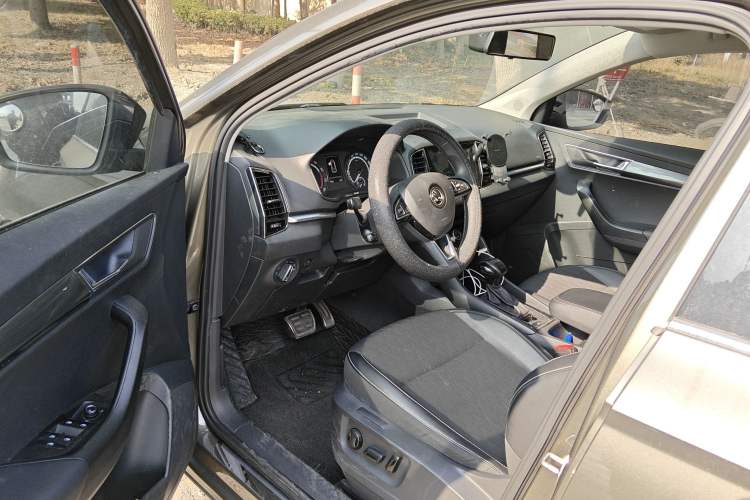 Used Skoda Karoq 2020 TSI280 Luxury Smart Edition China VI Standard Driver Seat