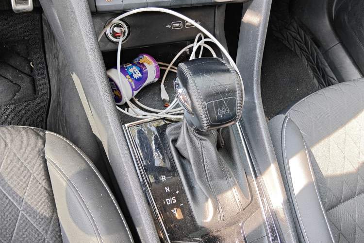 Used Skoda Karoq 2020 TSI280 Luxury Smart Edition China VI Standard Gear Lever
