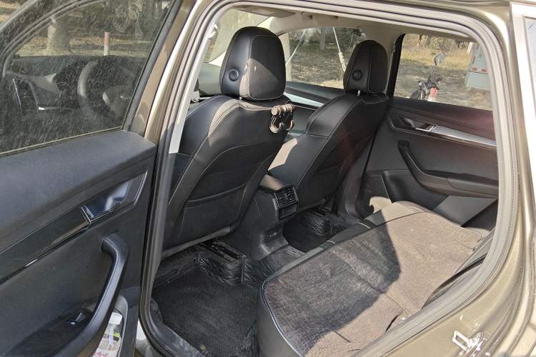 Used Skoda Karoq 2020 TSI280 Luxury Smart Edition China VI Standard Left Rear Seat