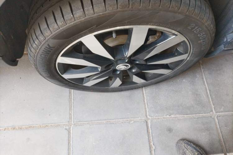 Used Skoda Karoq 2020 TSI280 Luxury Smart Edition China VI Standard Right Front Wheel Hub