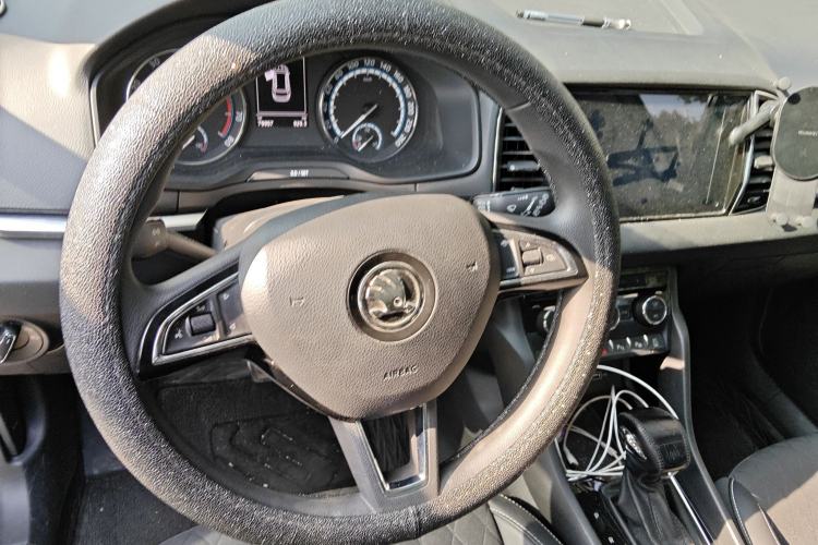 Used Skoda Karoq 2020 TSI280 Luxury Smart Edition China VI Standard Steering Wheel