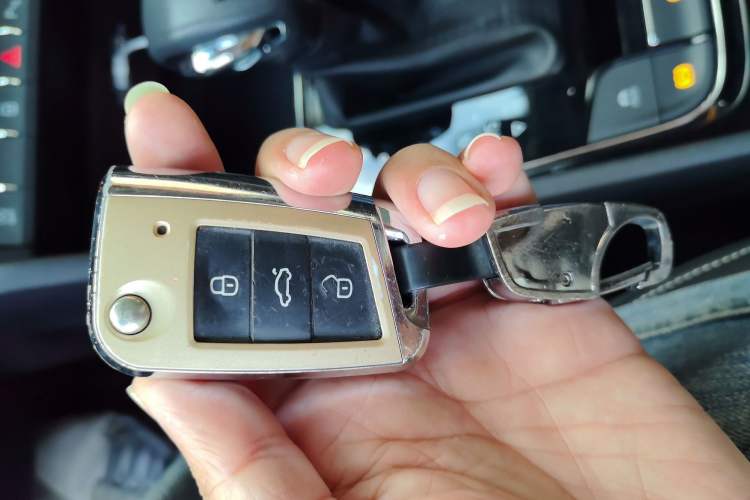 Used Skoda Karoq 2020 TSI280 Luxury Smart Edition China VI Standard Vehicle Key