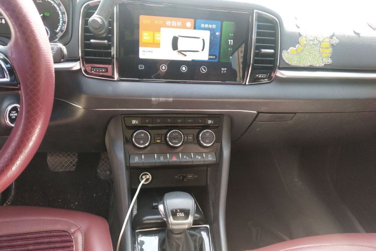 Used Skoda Karoq 2020 TSI280 Luxury Smart Edition China VI Standard Audio And AC Panel