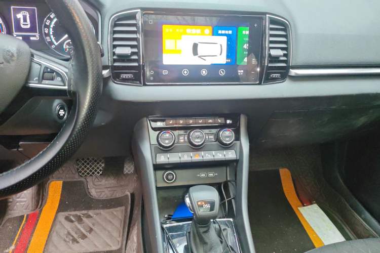 Used Skoda Karoq 2020 TSI280 Luxury Smart Edition China VI Standard Audio And AC Panel