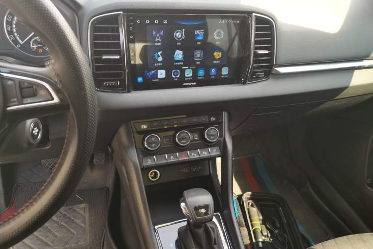 Used Skoda Karoq 2020 TSI280 Luxury Smart Edition China VI Standard Audio And AC Panel