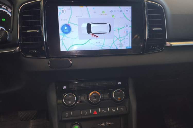 Used Skoda Karoq 2020 TSI280 Luxury Smart Edition China VI Standard Audio And AC Panel