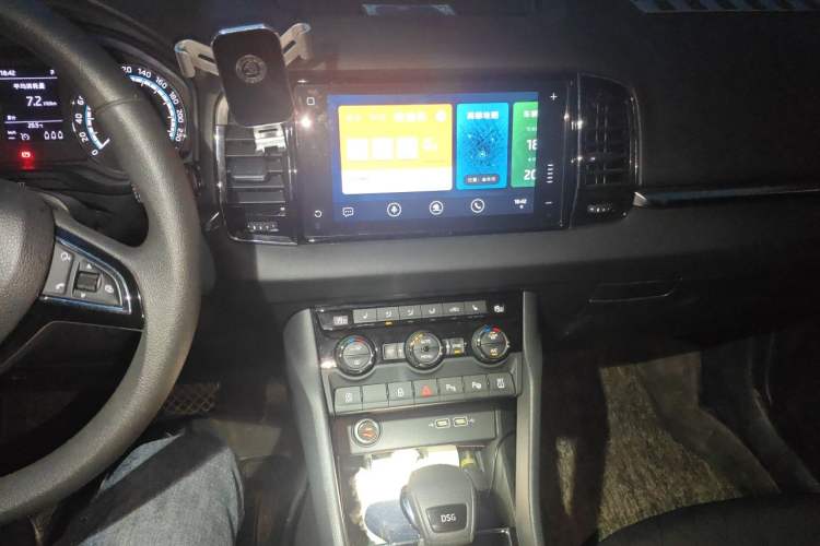 Used Skoda Karoq 2020 TSI280 Luxury Smart Edition China VI Standard Audio And AC Panel