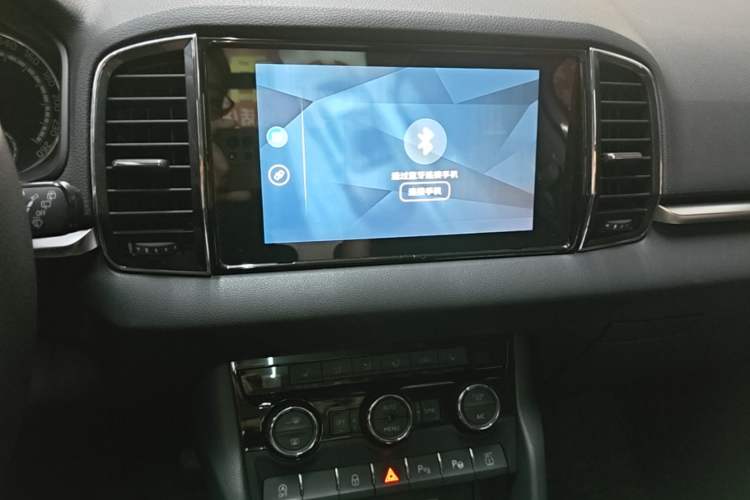 Used Skoda Karoq 2020 TSI280 Luxury Smart Edition China VI Standard Audio And AC Panel