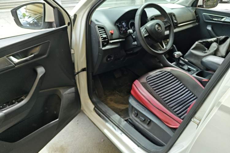 Used Skoda Karoq 2020 TSI280 Luxury Smart Edition China VI Standard Driver Seat