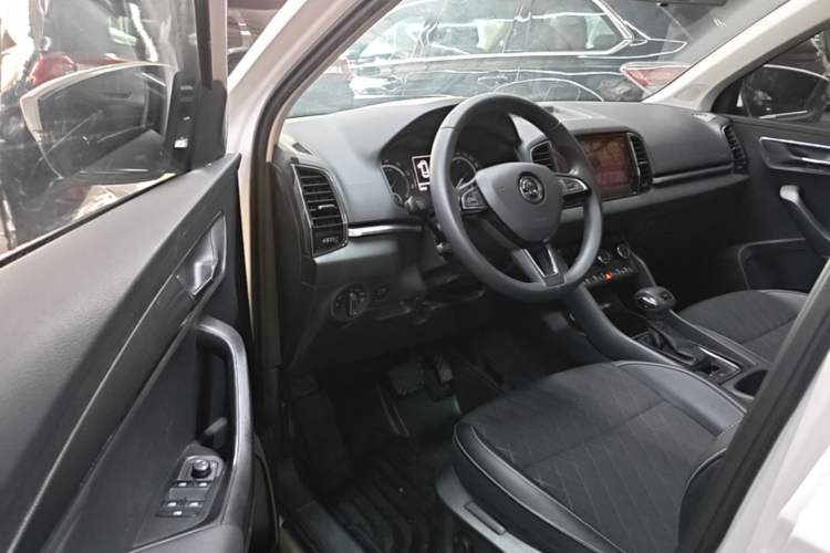 Used Skoda Karoq 2020 TSI280 Luxury Smart Edition China VI Standard Driver Seat
