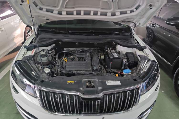 Used Skoda Karoq 2020 TSI280 Luxury Smart Edition China VI Standard Engine Bay