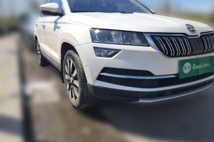 Used Skoda Karoq 2020 TSI280 Luxury Smart Edition China VI Standard Front Right 45 Deg
