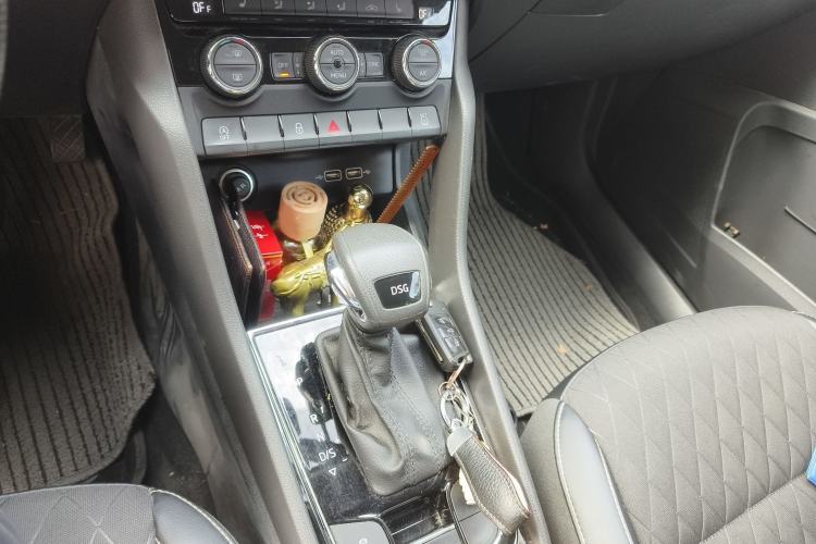 Used Skoda Karoq 2020 TSI280 Smart Drive Technology Edition China VI Gear Lever