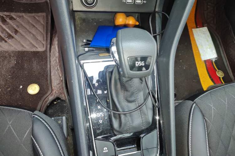 Used Skoda Karoq 2020 TSI280 Luxury Smart Edition China VI Standard Gear Lever