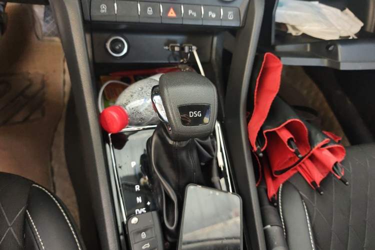 Used Skoda Karoq 2020 TSI280 Luxury Smart Edition China VI Standard Gear Lever