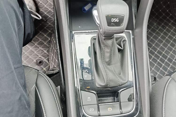 Used Skoda Karoq 2020 TSI280 Smart Drive Technology Edition China VI Gear Lever