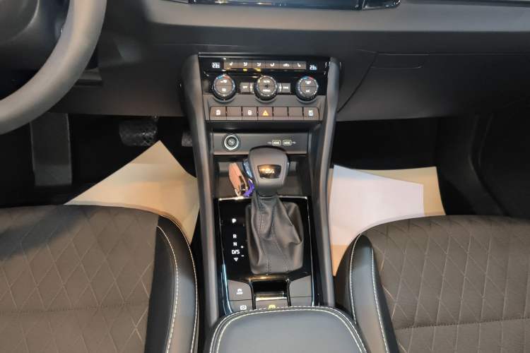 Used Skoda Karoq 2020 TSI280 Smart Drive Technology Edition China VI Gear Lever