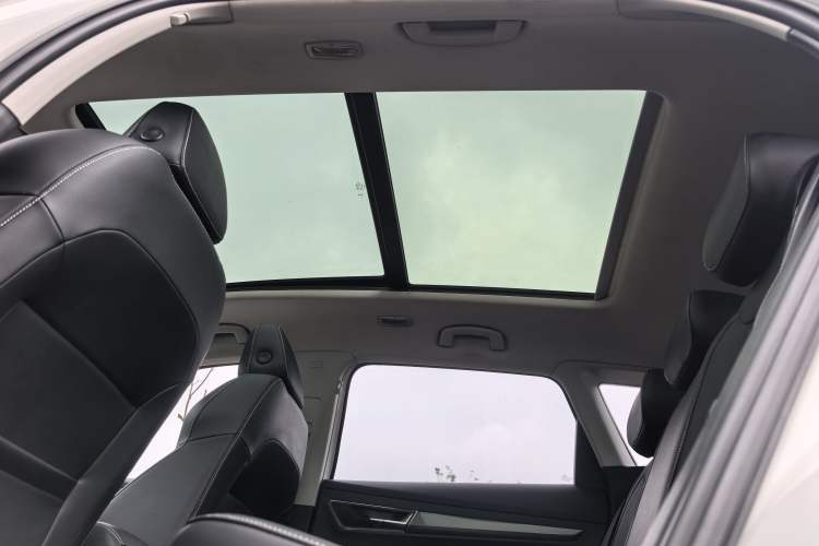 Used Skoda Karoq 2020 TSI280 Luxury Smart Edition China VI Standard Headliner