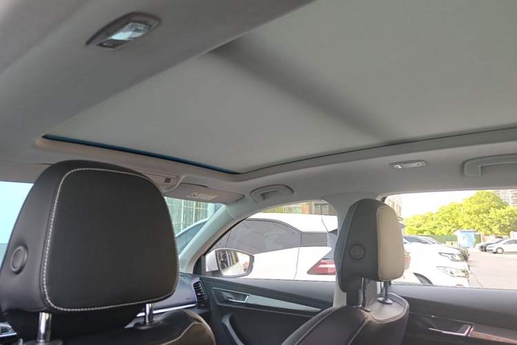Used Skoda Karoq 2020 TSI280 Luxury Smart Edition China VI Standard Headliner