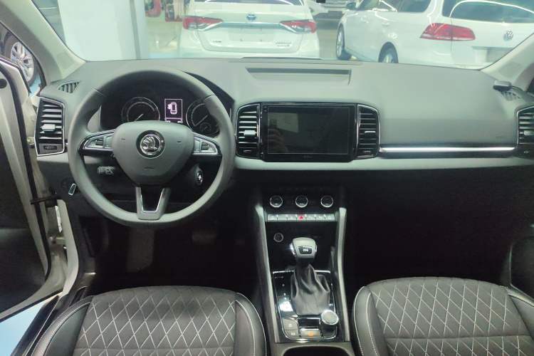Used Skoda Karoq 2020 TSI280 Luxury Smart Edition China VI Standard Interior 3