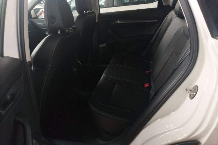 Used Skoda Karoq 2020 TSI280 Luxury Smart Edition China VI Standard Interior 3