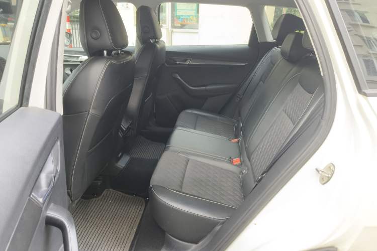 Used Skoda Karoq 2020 TSI280 Smart Drive Technology Edition China VI Interior 4