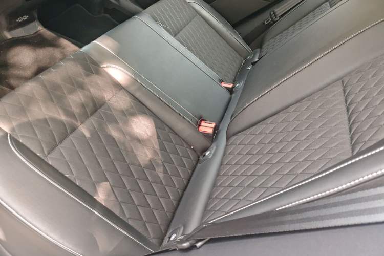 Used Skoda Karoq 2020 TSI280 Luxury Smart Edition China VI Standard Interior 4