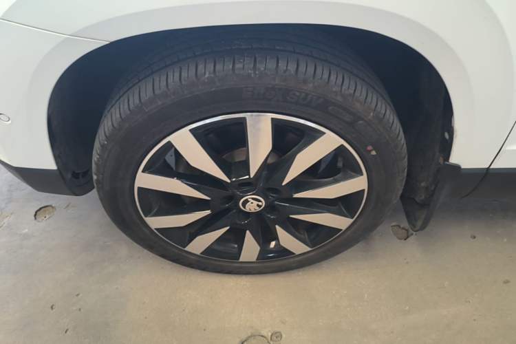 Used Skoda Karoq 2020 TSI280 Luxury Smart Edition China VI Standard Left Front Wheel Hub