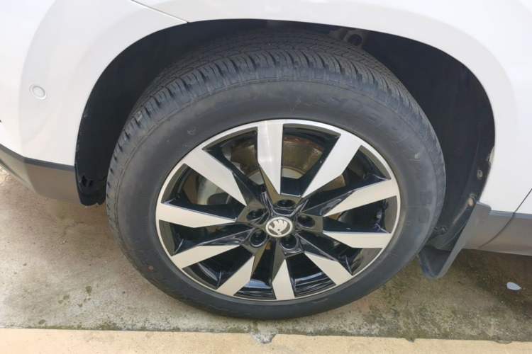 Used Skoda Karoq 2020 TSI280 Luxury Smart Edition China VI Standard Left Front Wheel Hub