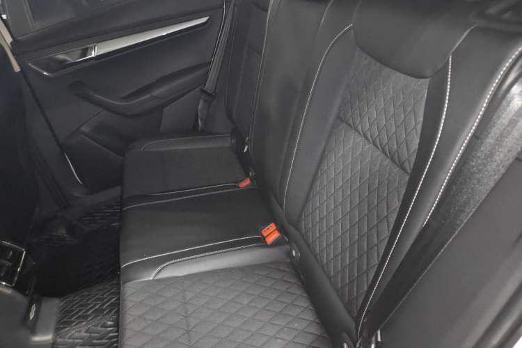 Used Skoda Karoq 2020 TSI280 Luxury Smart Edition China VI Standard Left Rear Seat