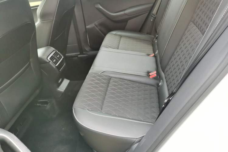 Used Skoda Karoq 2020 TSI280 Luxury Smart Edition China VI Standard Left Rear Seat