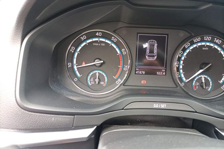 Used Skoda Karoq 2020 TSI280 Smart Drive Technology Edition China VI Odometer Close Up
