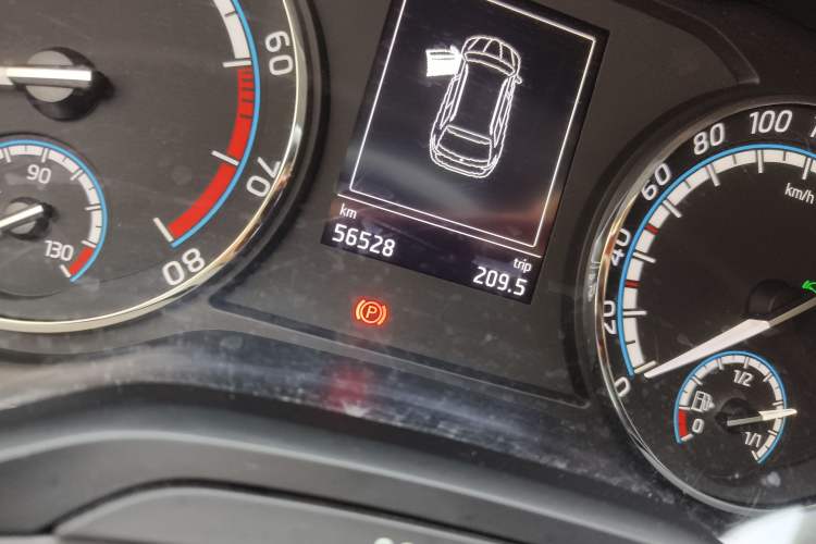 Used Skoda Karoq 2020 TSI280 Smart Drive Technology Edition China VI Odometer Close Up